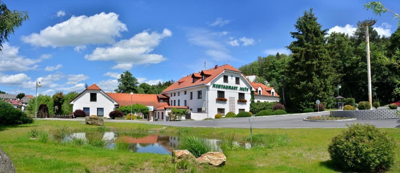 Hotel Mlyn - Jihlava Vílanec Eksteriør billede